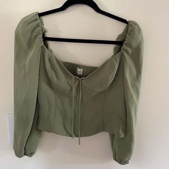 Aritzia Tops - Aritzia Novella Top